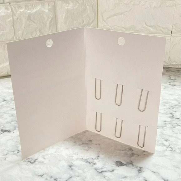 3/$20 🌸 Soft Paper Clip - Picture 4 of 4